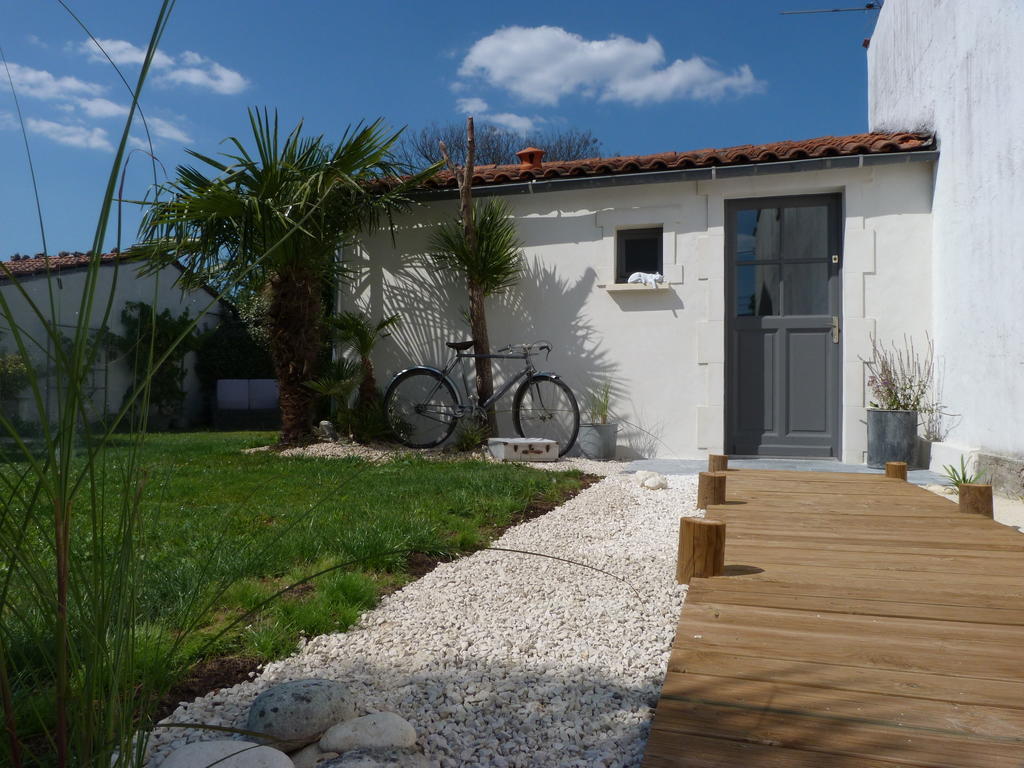 Les Persiennes Hotel Saintes Room photo