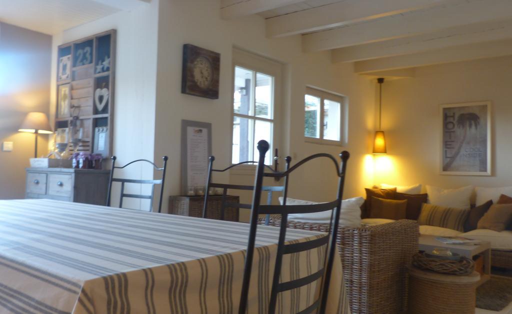 Les Persiennes Hotel Saintes Exterior photo